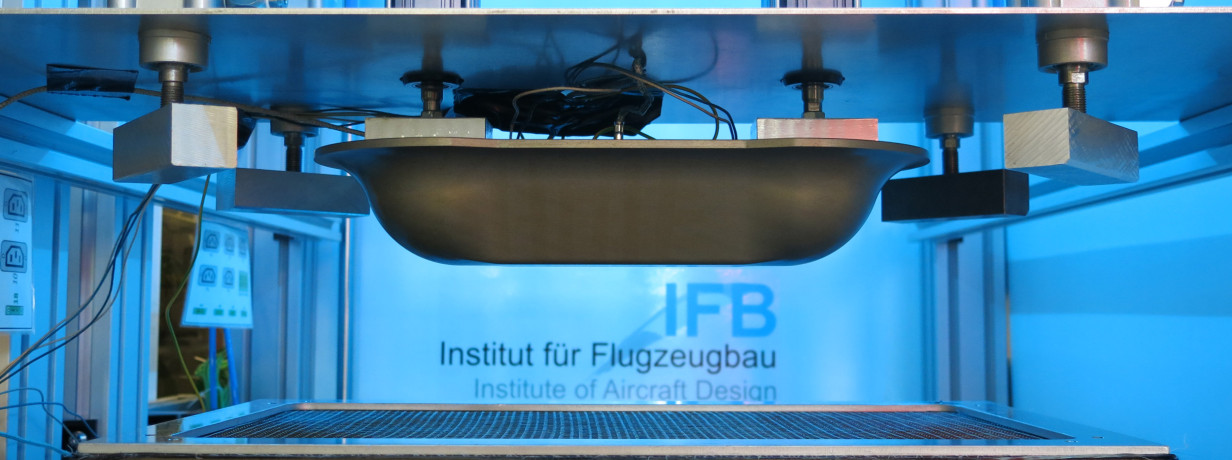 Modularer Teststand zur Umformung von Kohlenstofffaser-Textilien am IFB