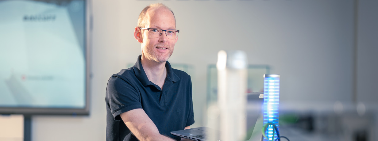 Dr. Mark Eberspächer wurde zum 1. März an die Hochschule für an-gewandte Wissenschaften Würzburg-Schweinfurt (FHWS) berufen.