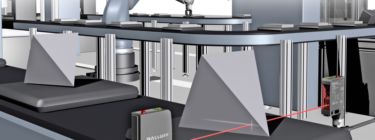 Precision laser sensor for absolute accuracy in distance measurement of objects